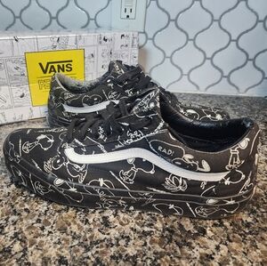 VANS  x Peanuts Old Skool Snoopy Black Canvas VN0A38G1QOG Mens Size 12 Shoe Rare